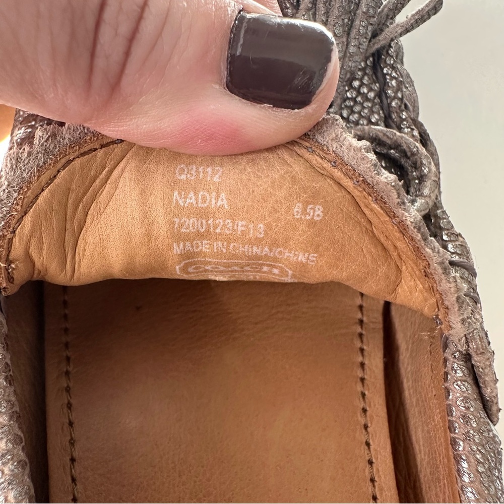 Coach (6.5) Silver Metallic Nadia Driving Moccasin Loafer w Tassels, Snakeskin - Picture 9 of 9